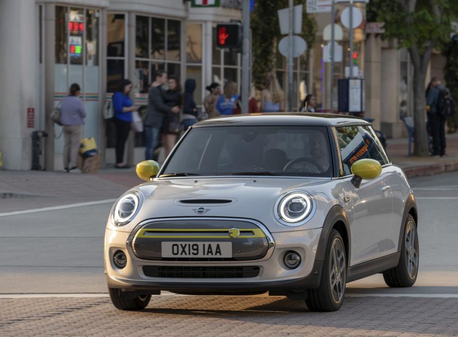  Mini Cooper SE (F56) 2019 года  (WW) (фото 5 из 132)
